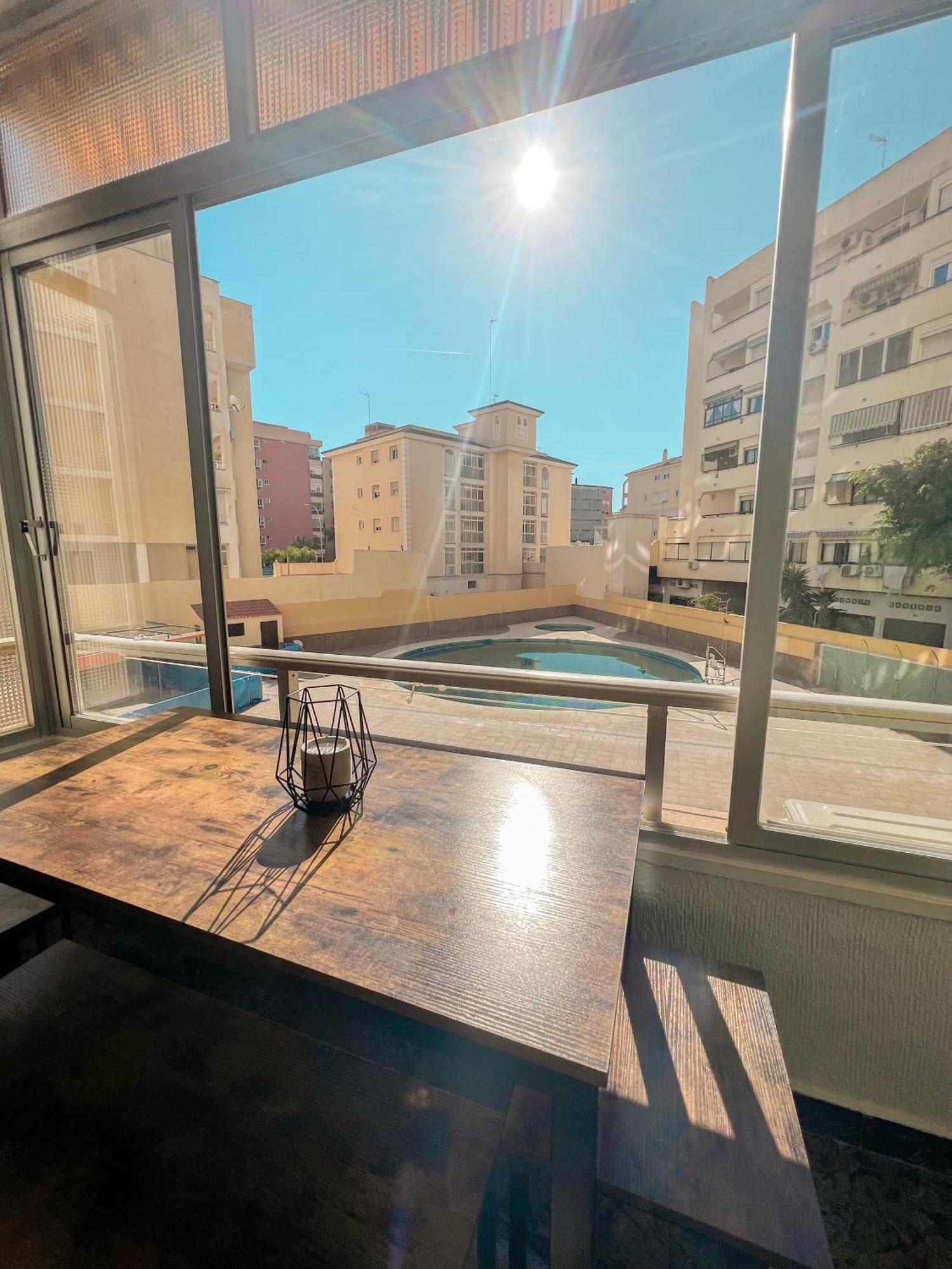 Cozy And Bright Flat With Pool Apartment Torremolinos Ngoại thất bức ảnh