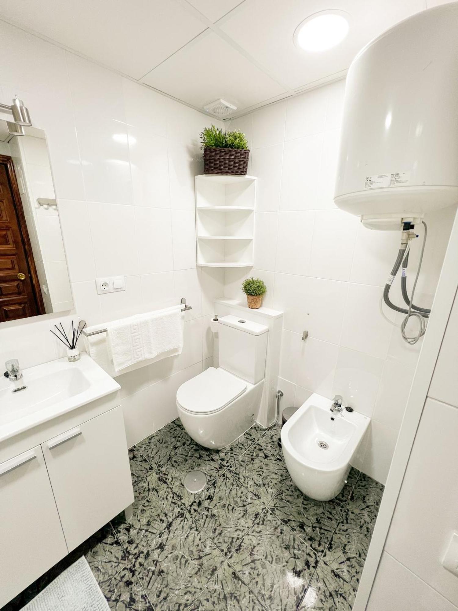 Cozy And Bright Flat With Pool Apartment Torremolinos Ngoại thất bức ảnh