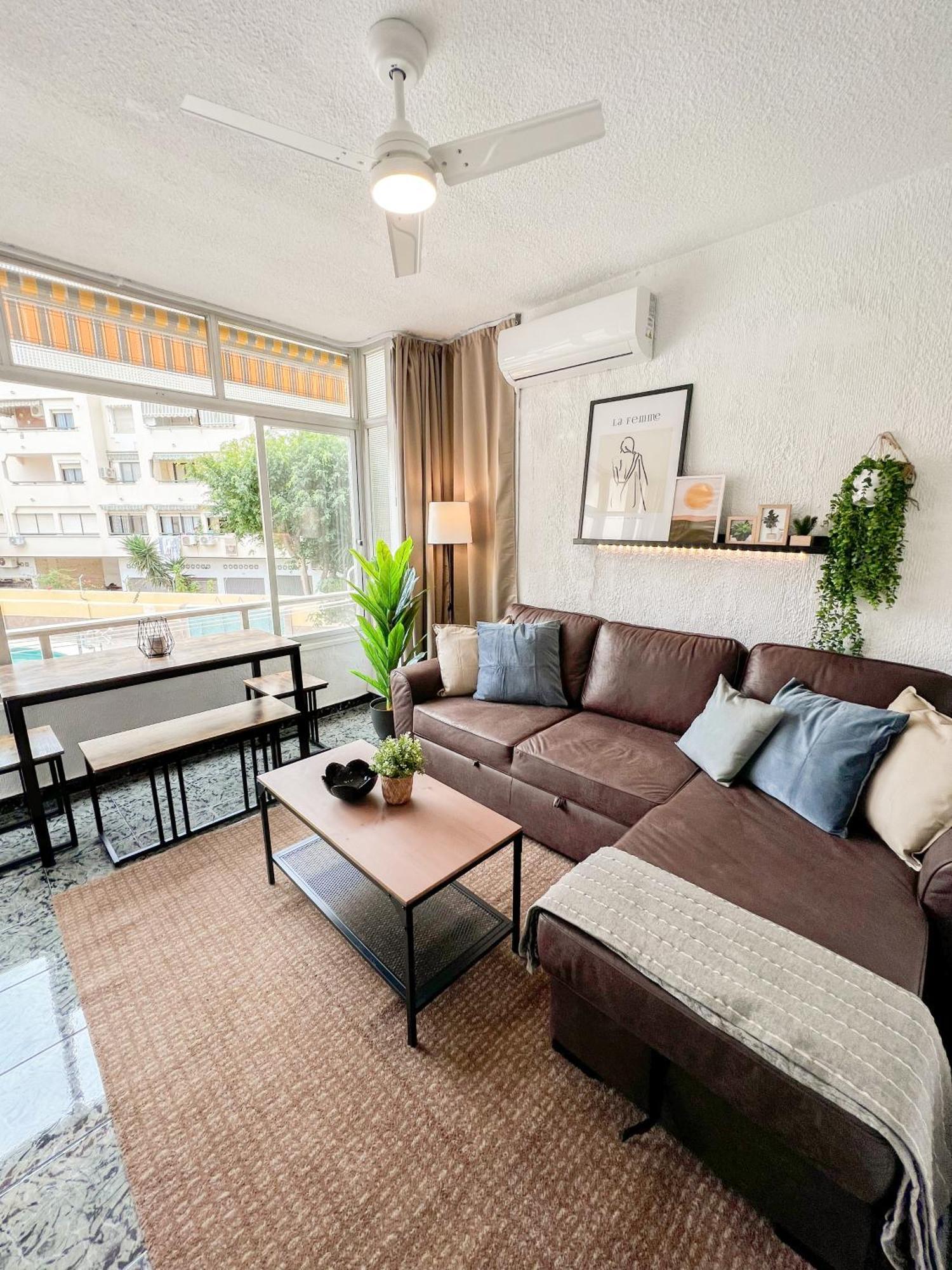 Cozy And Bright Flat With Pool Apartment Torremolinos Ngoại thất bức ảnh