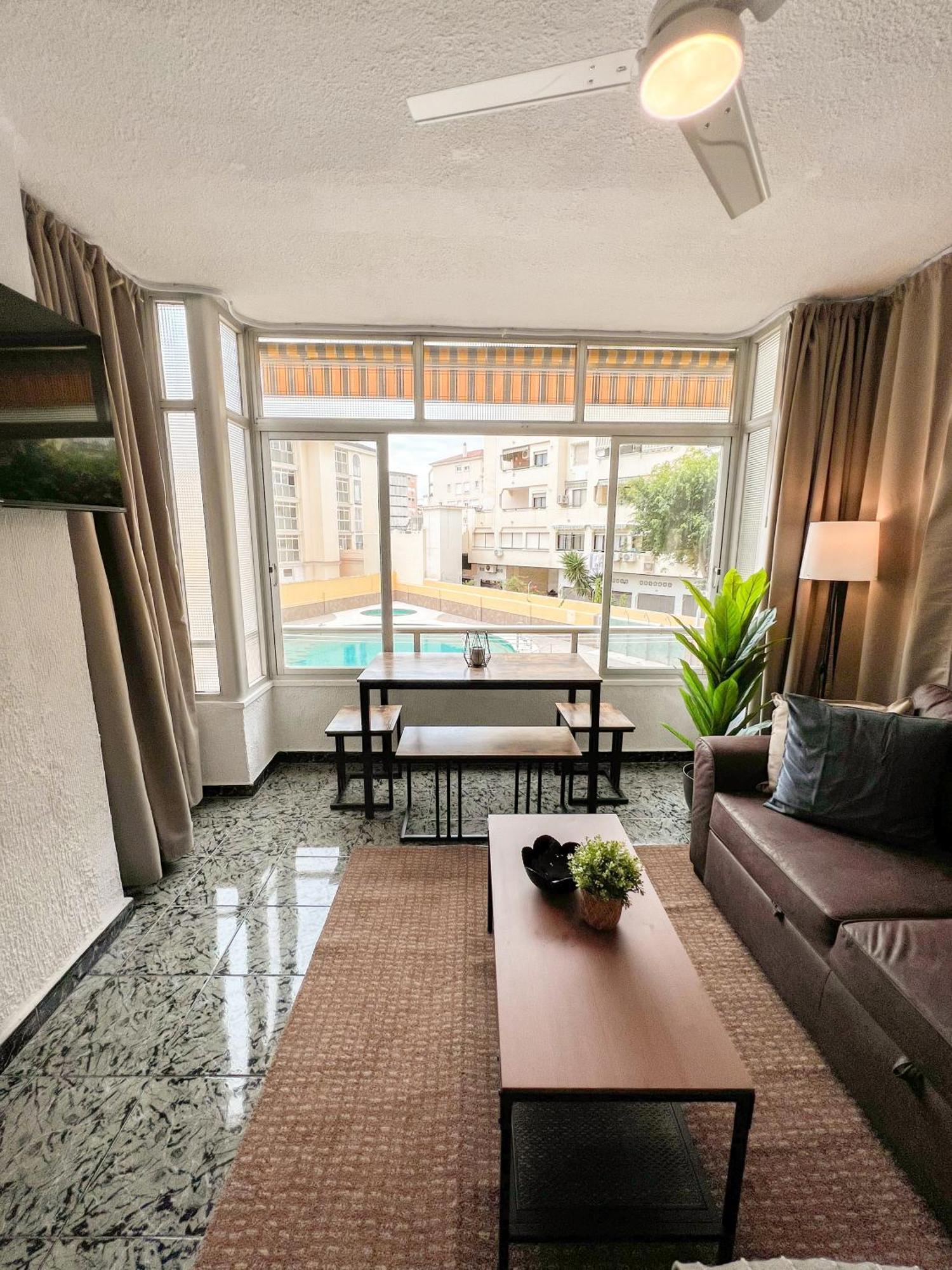 Cozy And Bright Flat With Pool Apartment Torremolinos Ngoại thất bức ảnh